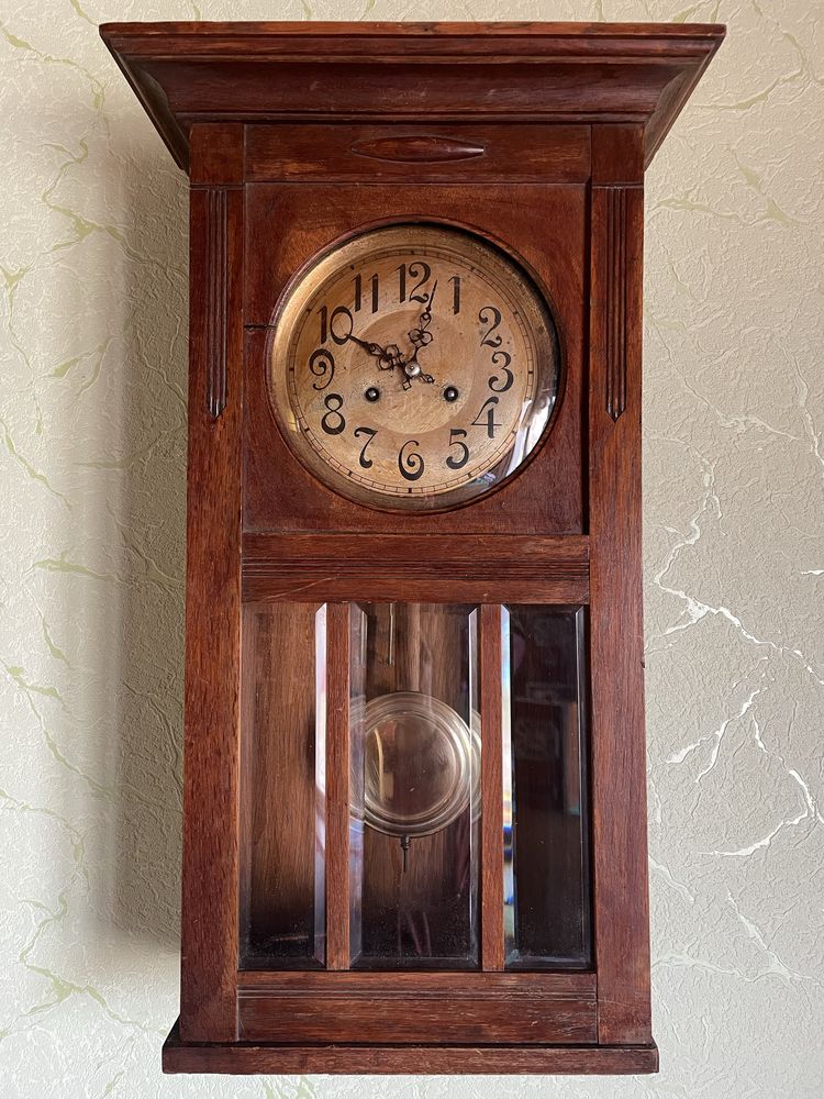 Старинные настенные часы с боем Kienzle