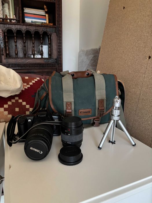 Canon EOS 3000 com 2 Objetivas + Bolsa + Tripé