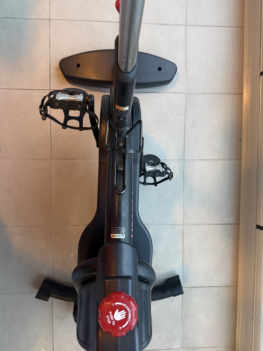 Rower stacjonarny spiningowy marki Domyos vs900