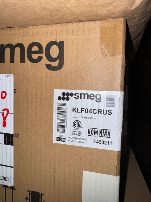 Електрочайник SMEG KLF04CRUS