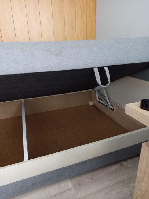 Łóżko młodzieżowe z pojemnikiem