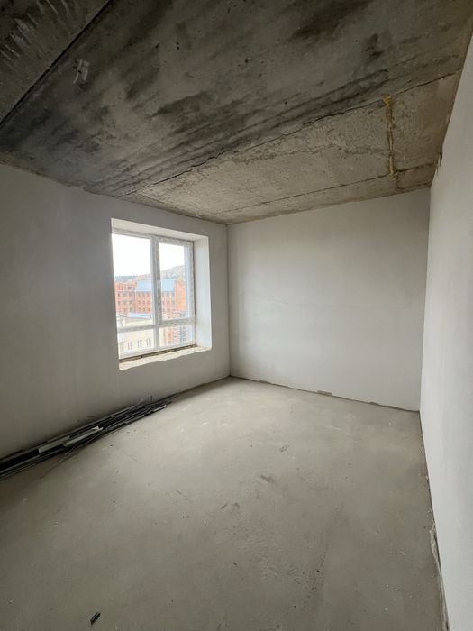 ДВОРІВНЕВА квартира із двома терасами