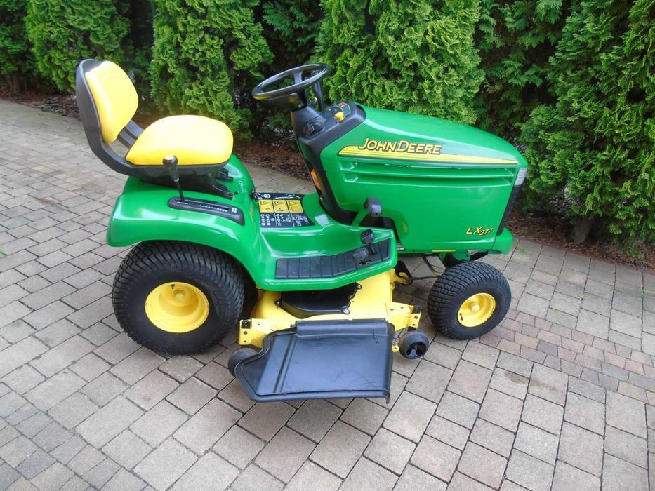 Traktorek kosiarka JOHN DEERE LX 277  17 KM 2 cyl. automat PO SERWISIE