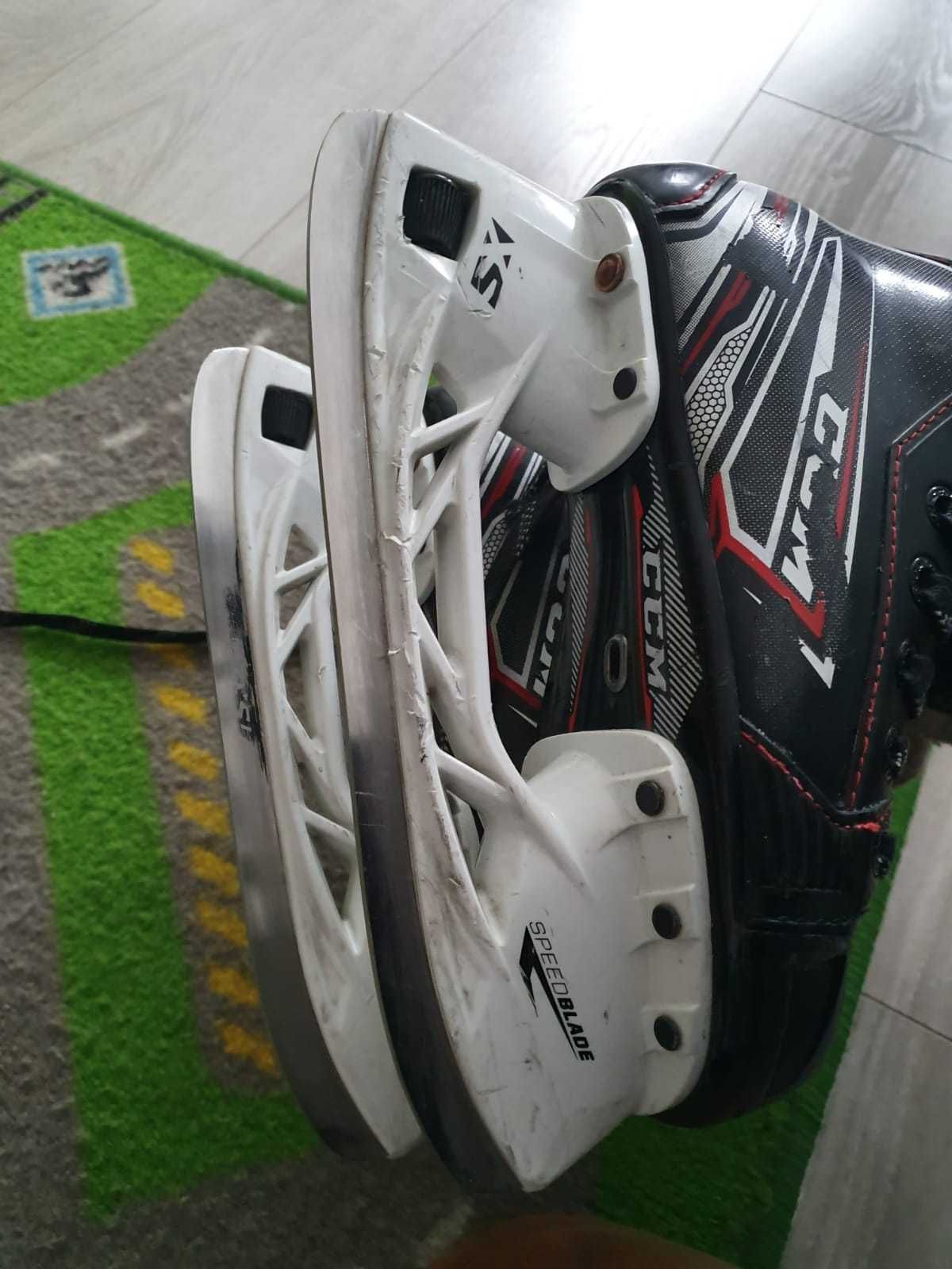 Łyżwy hokejowe CCM Jetspeed FT470 roz.33 EU