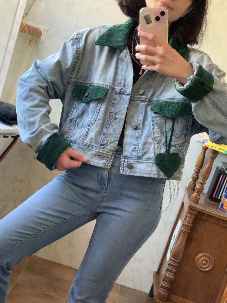 Укорочена джинсова куртка , джинсовка Wrangler