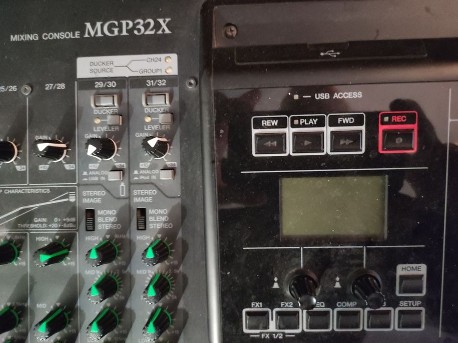 Мікшерний пульт  YAMAHA MGP32X