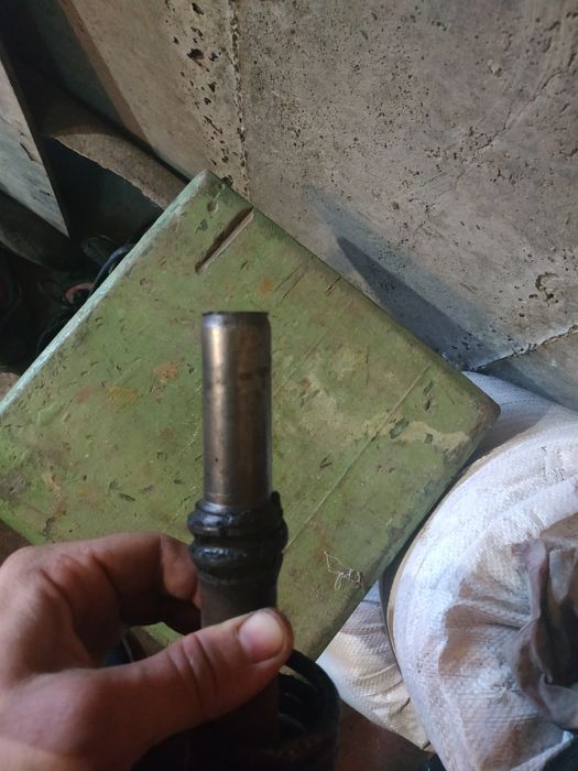 Зубило с пружиной б/у к отбойному молотку