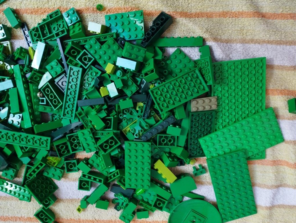 Mix klocki lego 0.63 kg odcienie zielonego