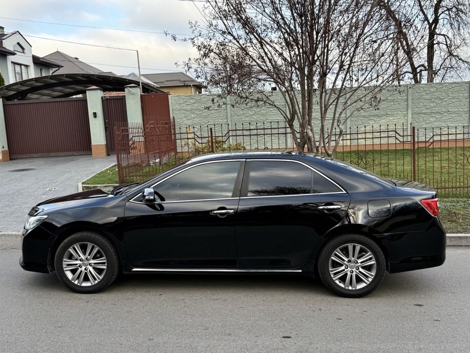 Продам Toyota Camry 50 2.5 газ/бенз офіційна на автоматі