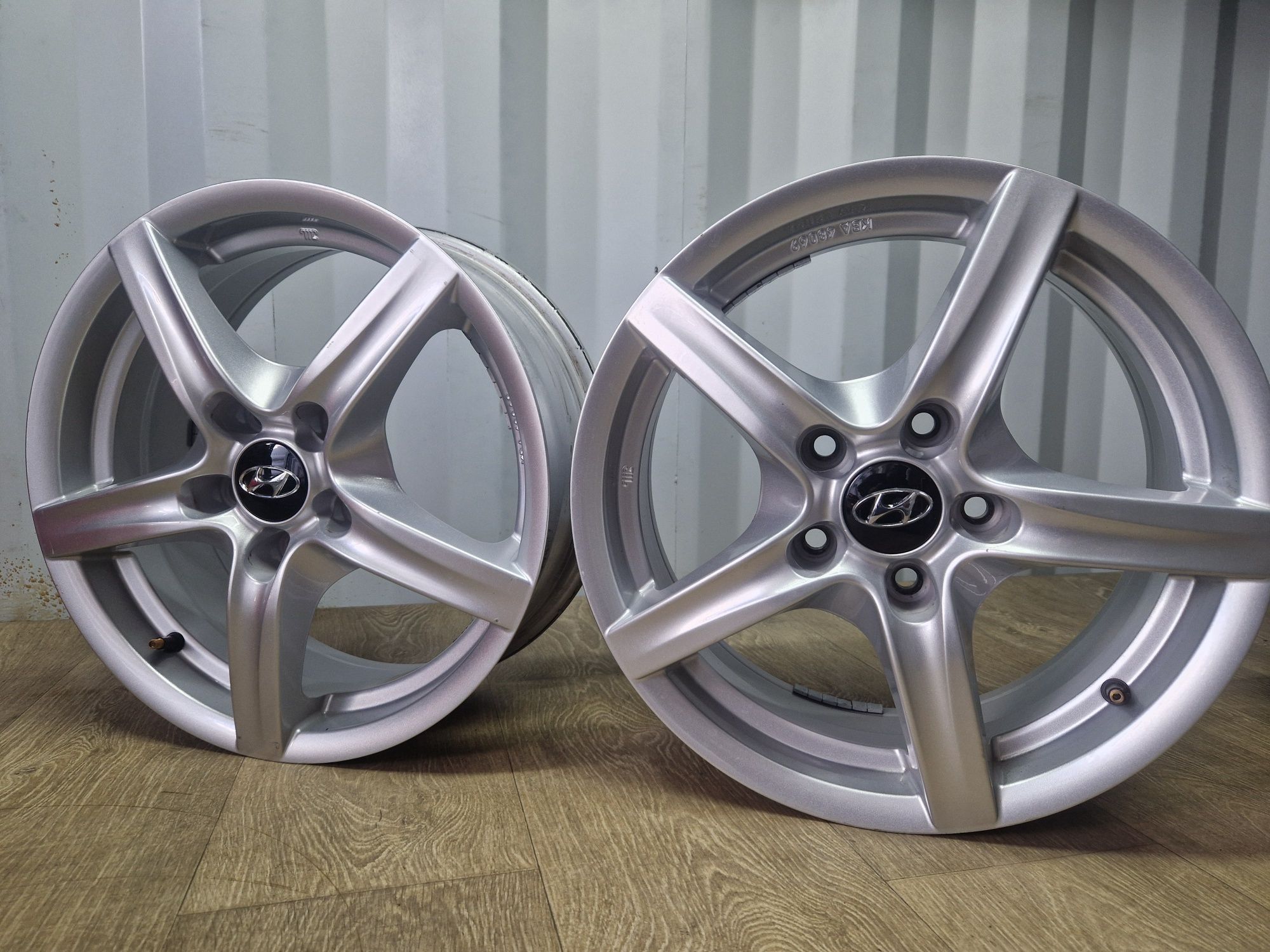 Felgi 16 hyundai i30 i40 tucson 5x114.3 6.5j et 39 os 70.0