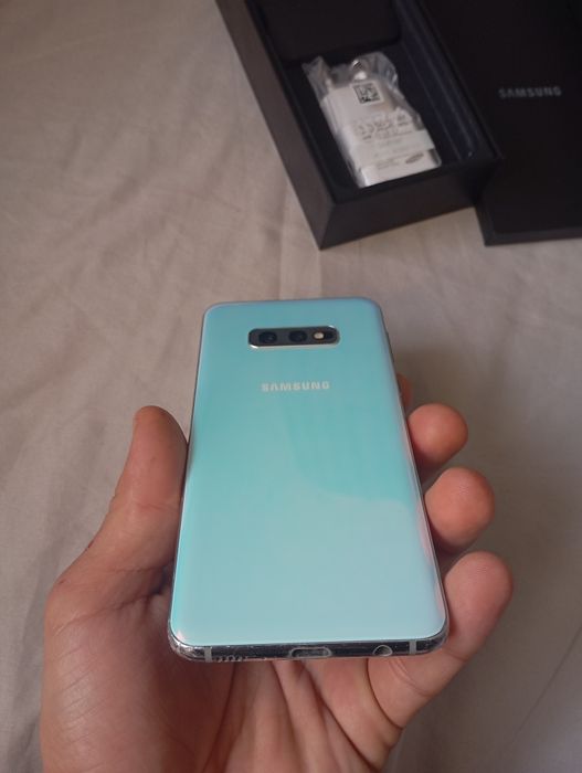 Продам Samsung S10e