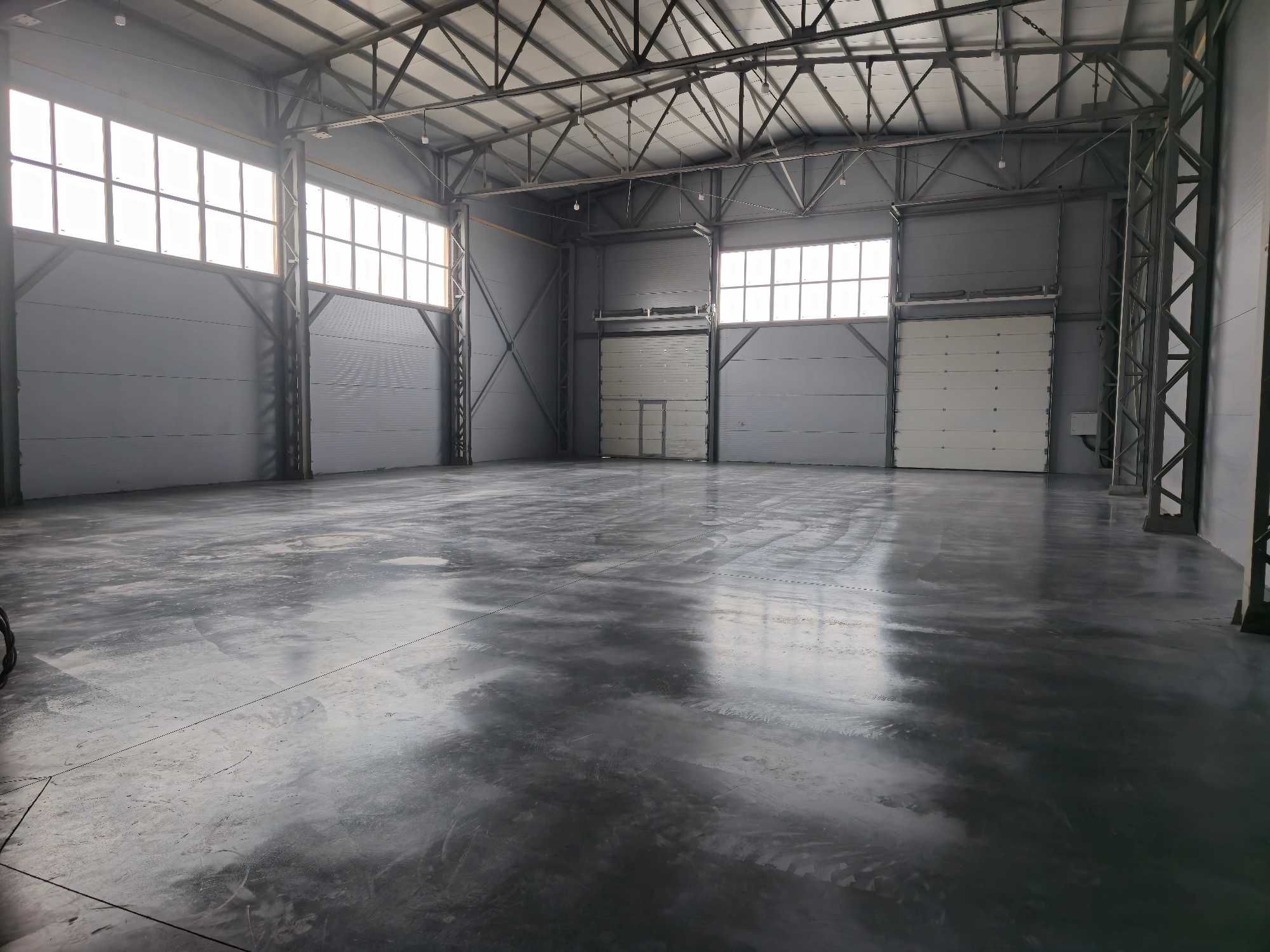 Фасадне приміщення 2000 м² + склад 707 м²  супермаркет, закритий ринок