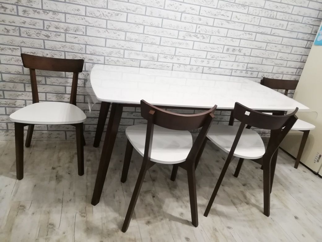Продам стіл та 6 крісел