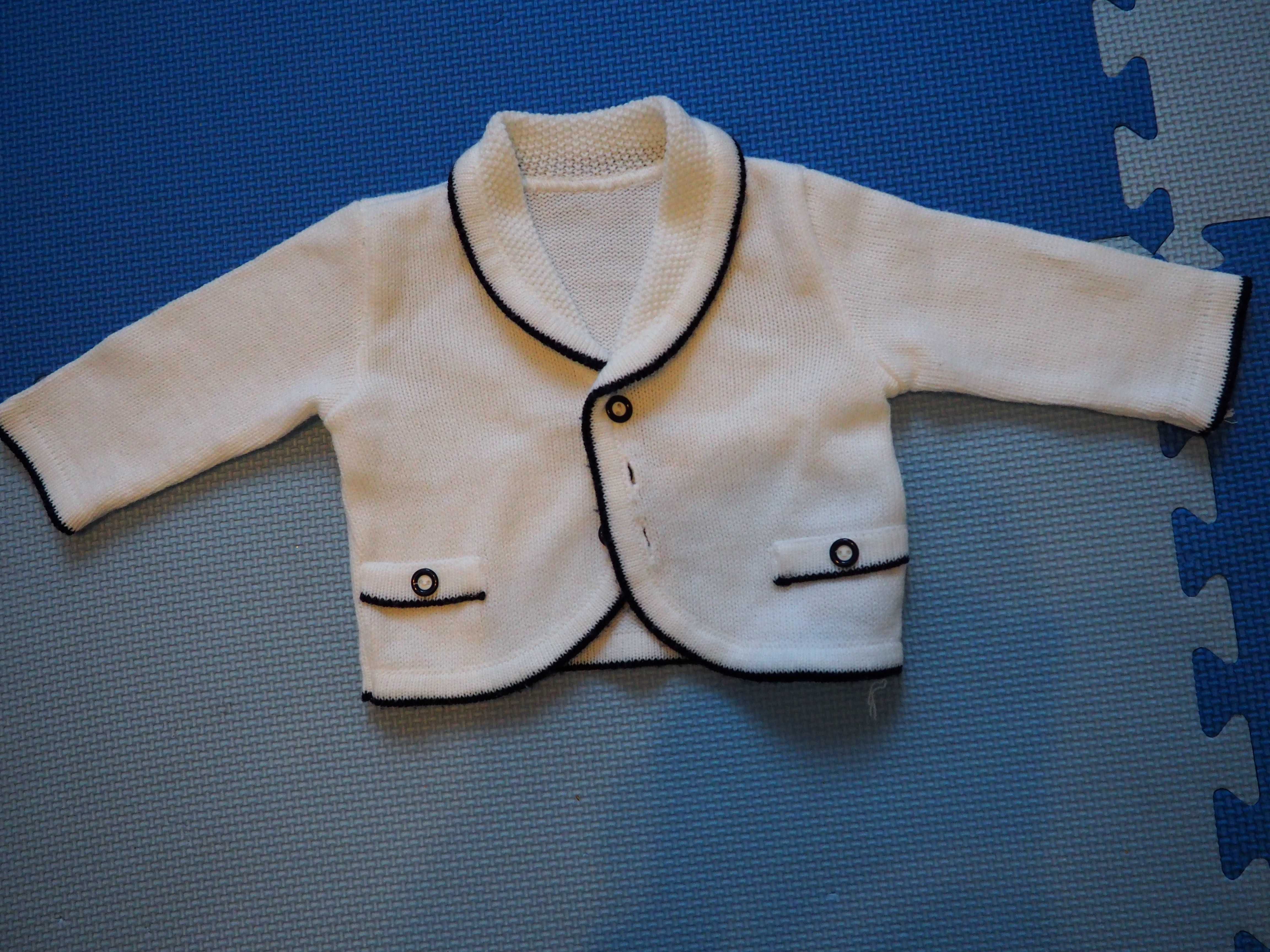 Elegancki sweterek niemowlęcy r. 62