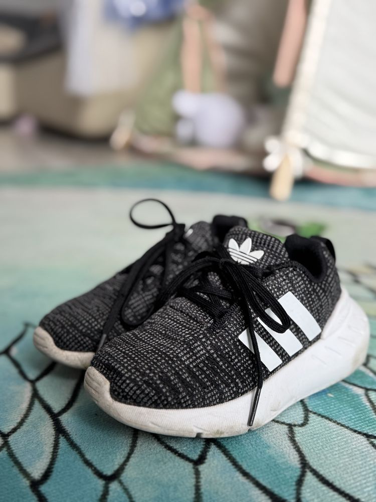 Дитячі кросівки Adidas Swift Run