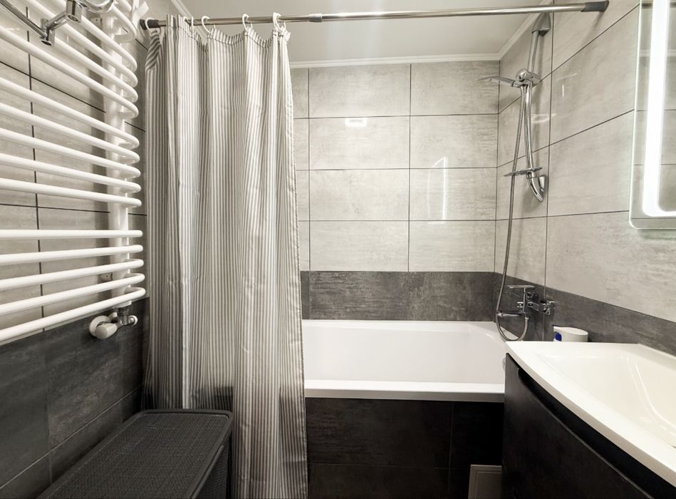 Продаж 2к квартири вул. І.Зріні