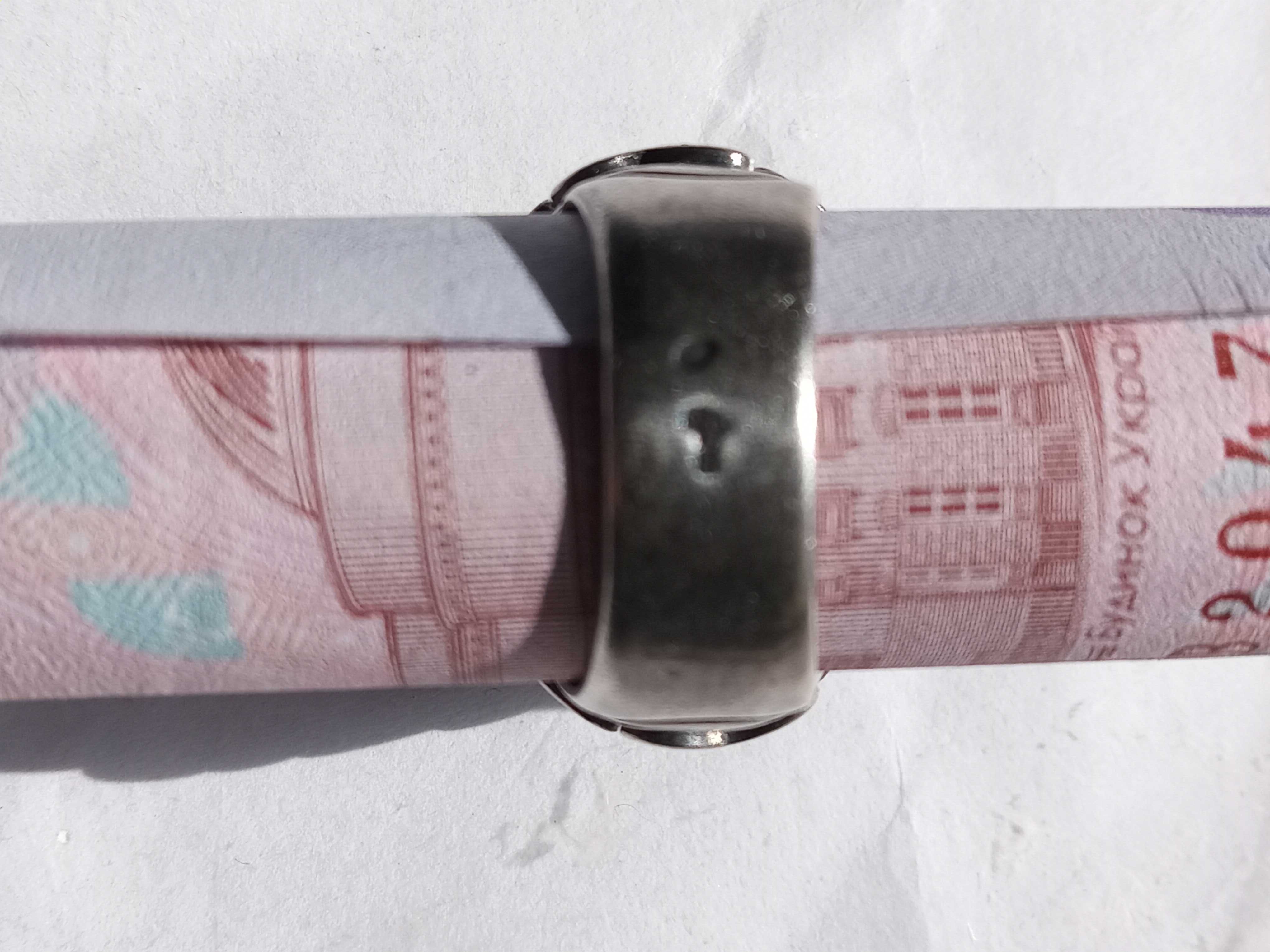 Серебряное кольцо 925 пробы с вставкой горного хрусталя, размер 17,5.