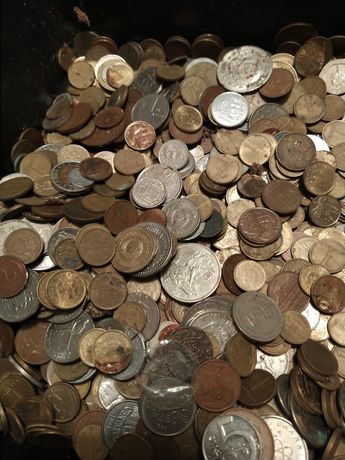 Vendo várias moedas antigas de vários países