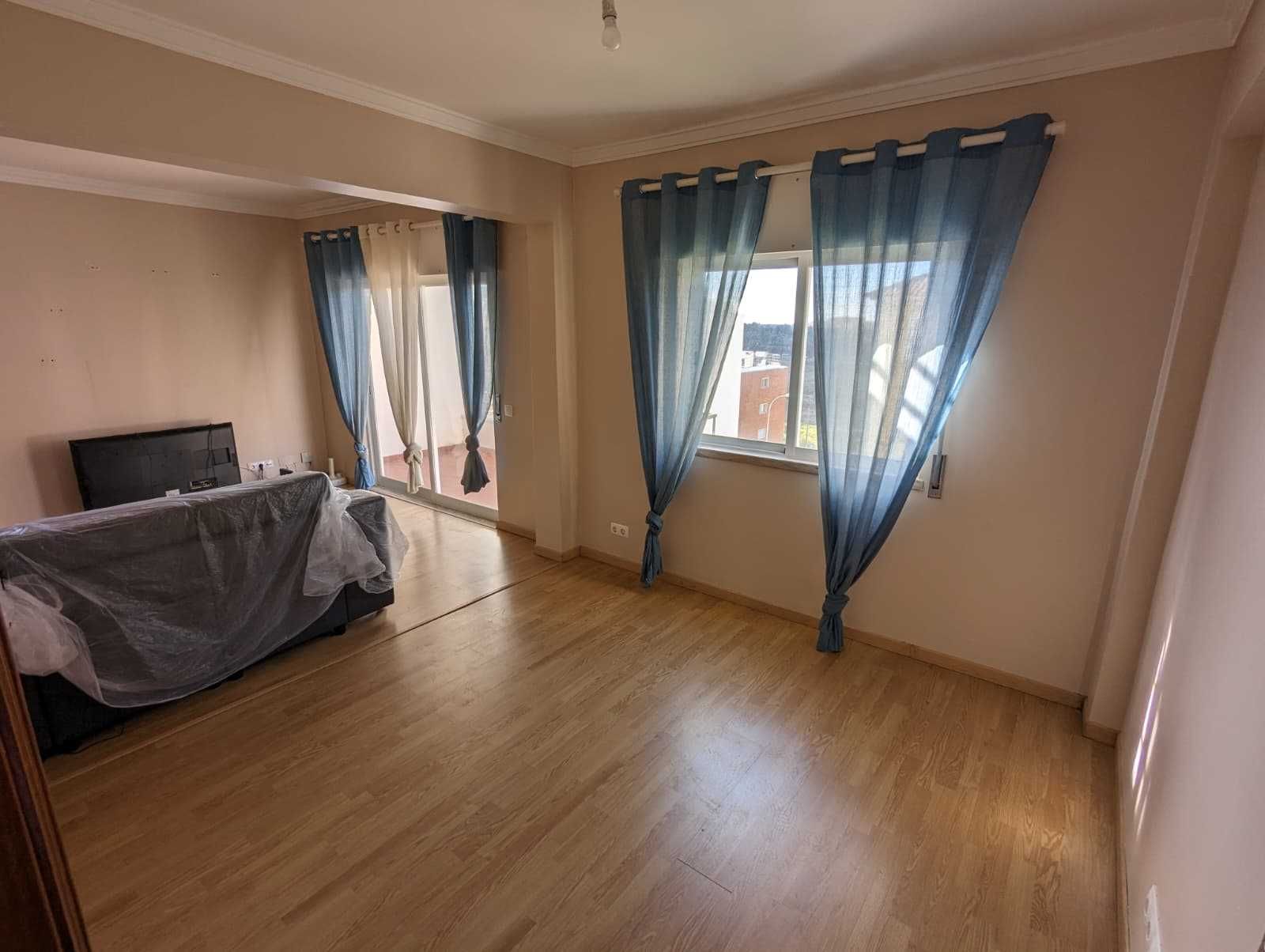 Arrenda-se Apartamento T2 Porto Salvo/Oeiras
