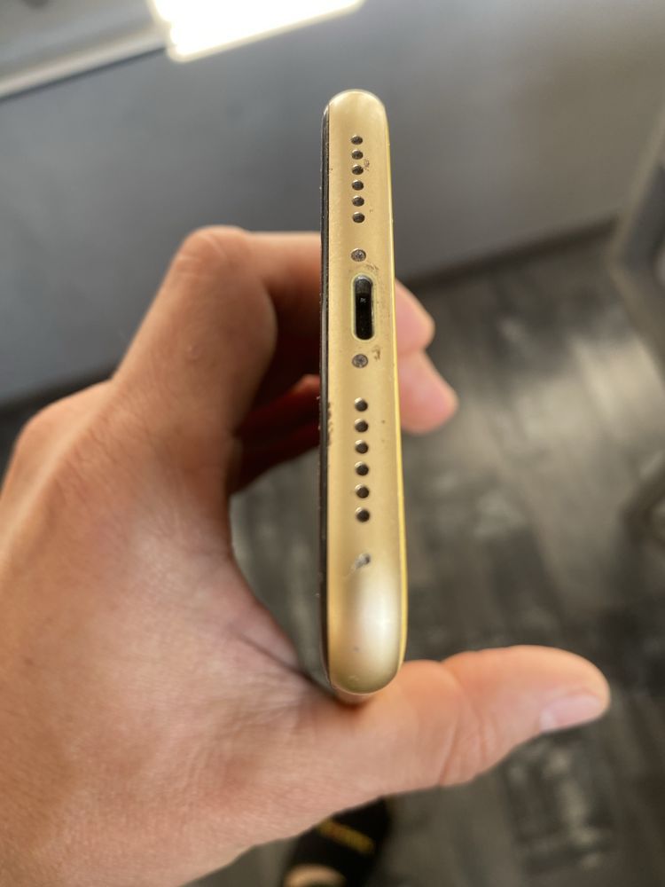 IPhone XR 64 гБ у відмінному стані