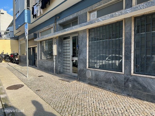 Espaço para stand ou garagem