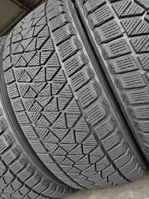 R18 225 60 шини зимові Bridgestone Blizzak DM-V2 японські липучки