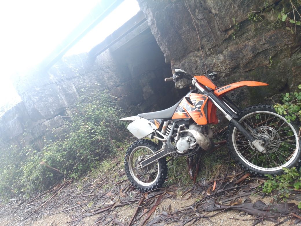 KTM 200 (Não matrículada)