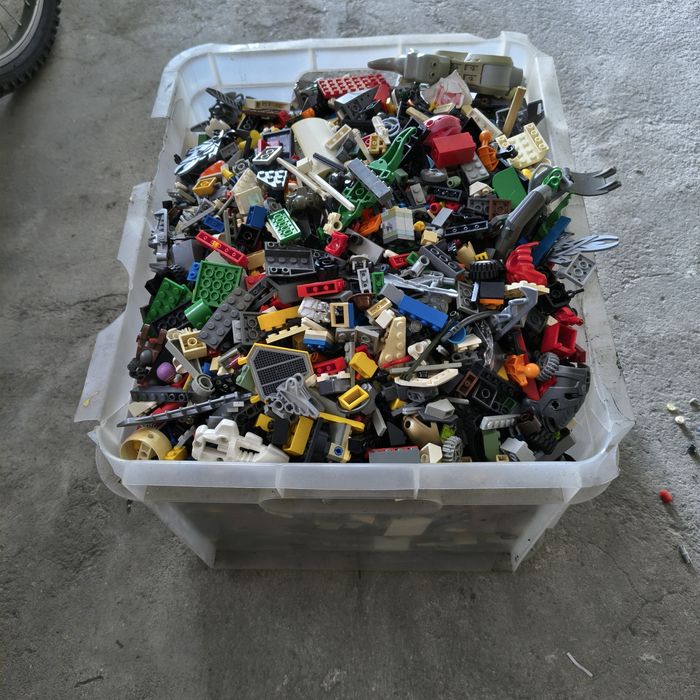 Várias Peças de Lego.