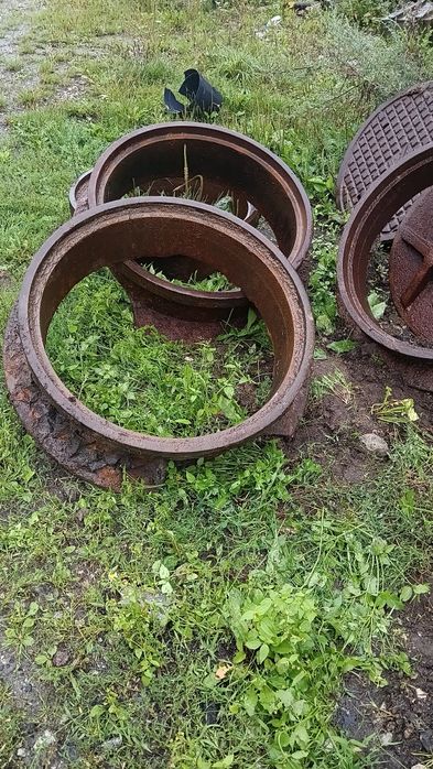 Ciężki właz żeliwny 40 ton  w bdb stanie