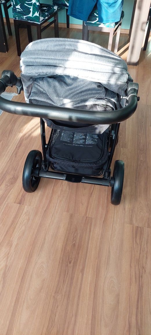 Sprzedam wózek 3 w 1  baby design husky