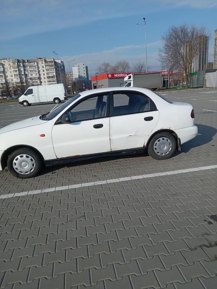 Продам автомобіль Daewoo Lanos