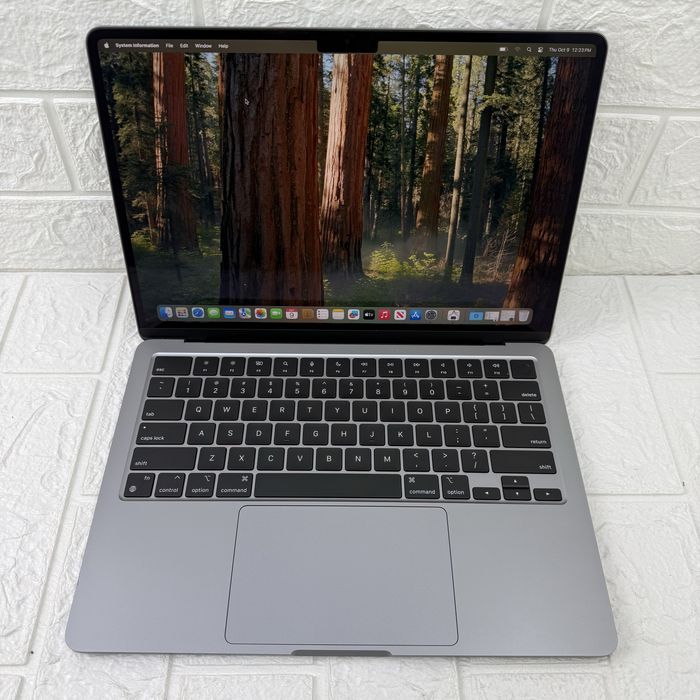 №2627	MLXW3	MacBook Air 13 	Space 	M2 	8/256