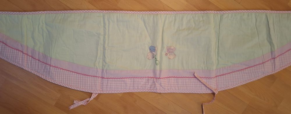 Osłonka na łóżeczko dziecięce