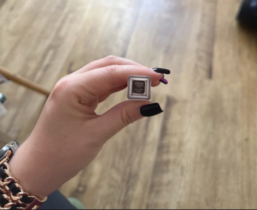 Hourglass creme korektor