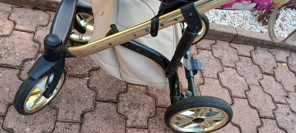 Wózek dziecięcy firmy Wiejar 4w1