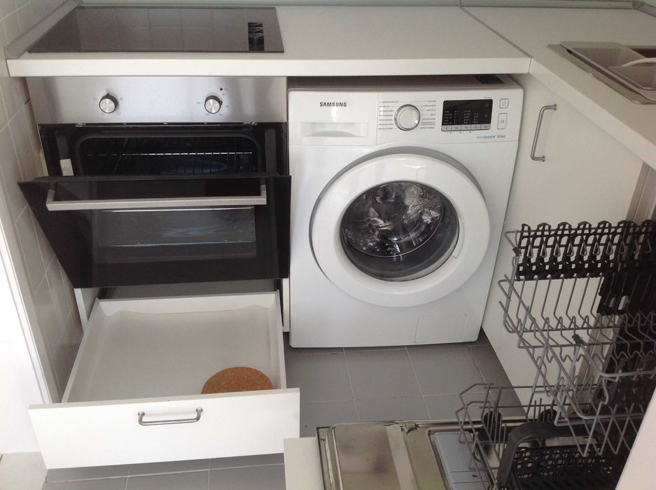 T1 com estacionamento e arrecadação: Apartamento curta/longa duração