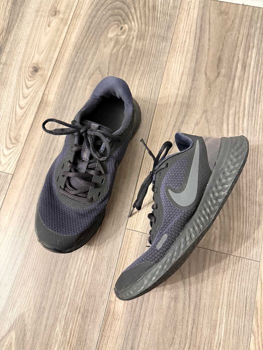 Nike revolution 5 do biegania czarne sneakersy adidasy 37,5