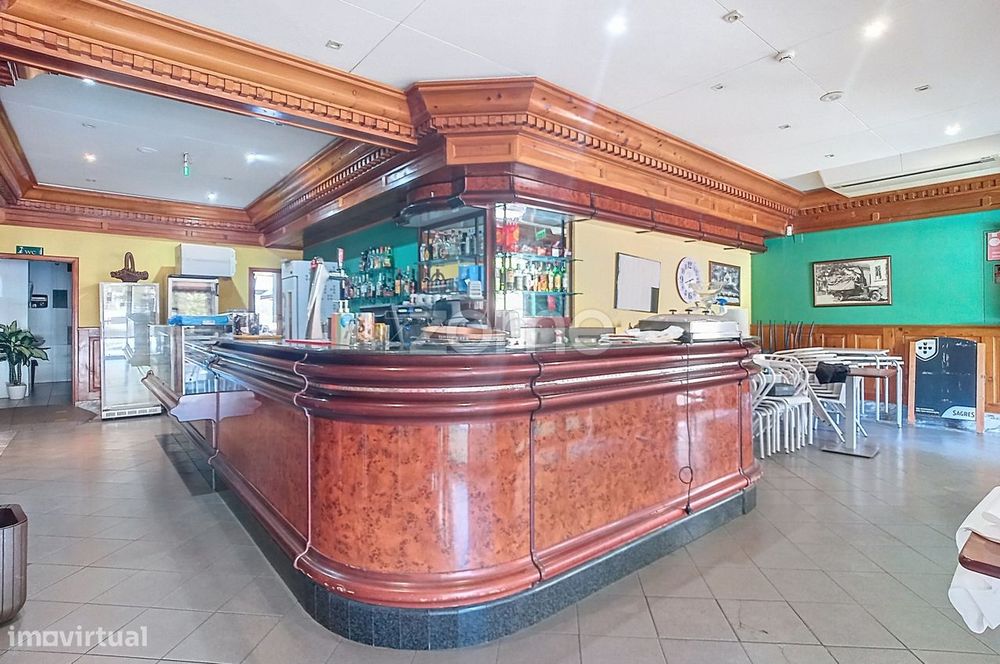Imóvel comercial com restaurante em funcionamento | Luso