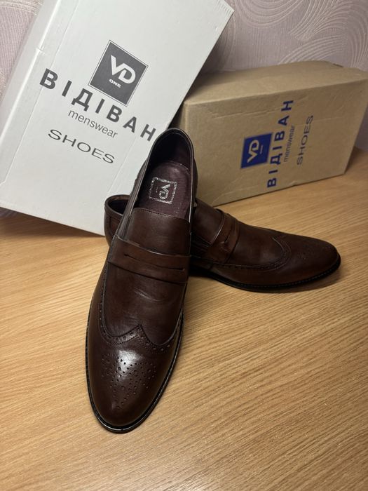 Продам нові чоловічі шкіряні темно-коричневі туфлі