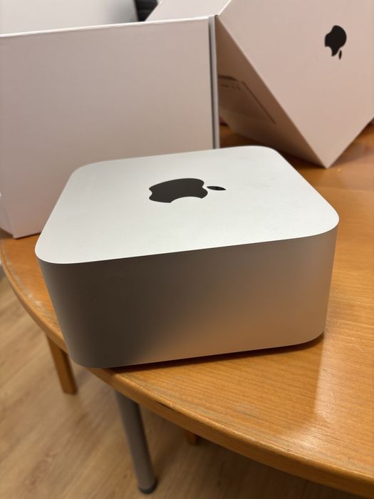 Mac studio M1 Ultra 20c 48c gpu 64gb ram 1tb hd