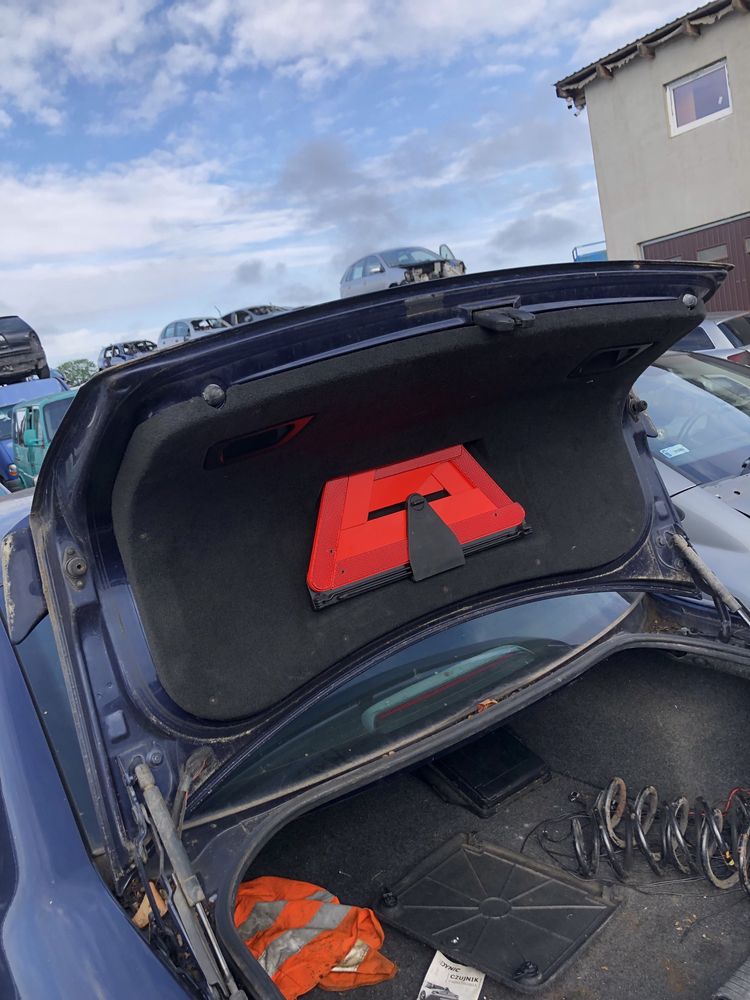 VW Passat B5 Sedan Klapa bagażnika tył + Lotka spoiler Led MS LN5Y