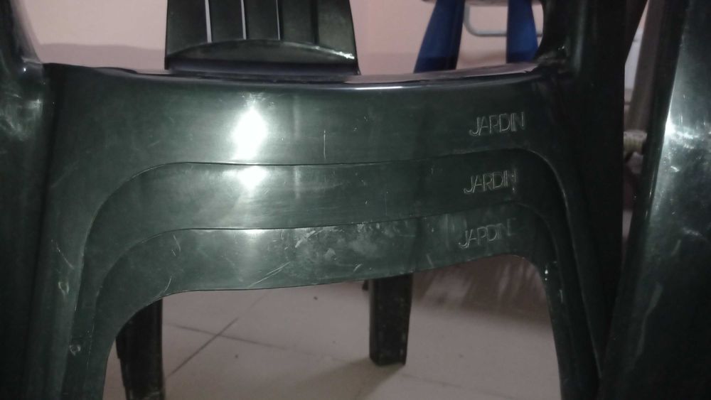 Продам стільці садові