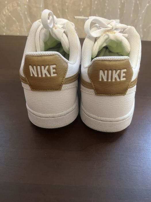 Жіночі кросівкм, кеди Nike