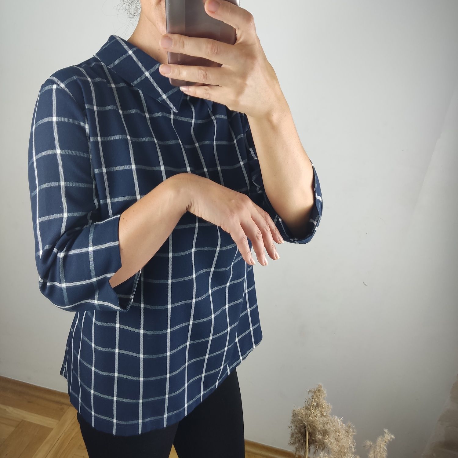 Bluzka koszula z kołnierzykiem, rękaw  3/4

Bluzka z rekawem   , z kol