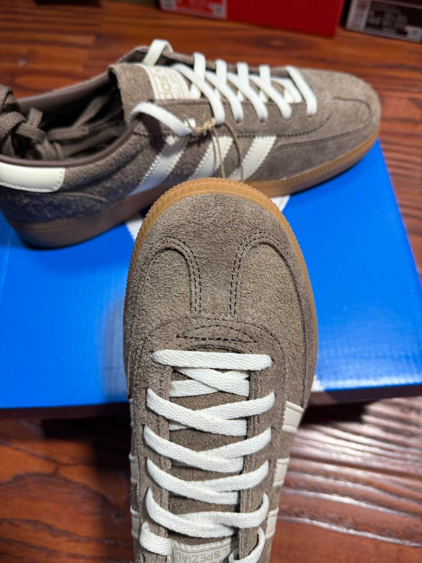 buty Espadryle adidas HandballSpezial brown Espadryle R.39