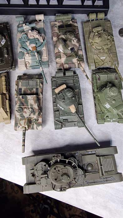 Моделі танків 1:72