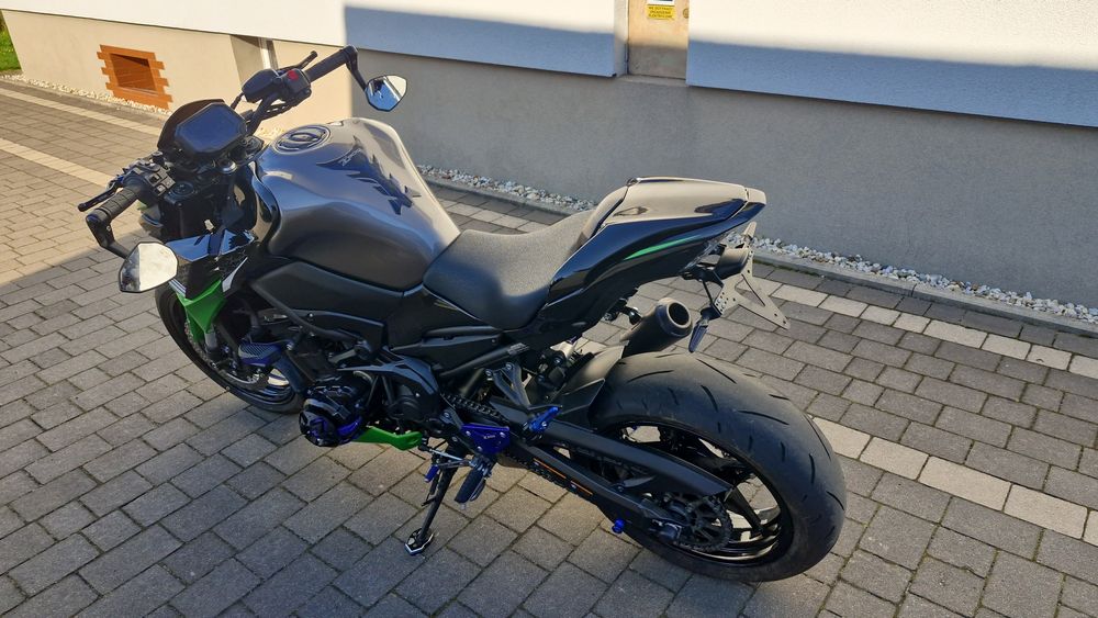 Kawasaki z 900 rok 2023