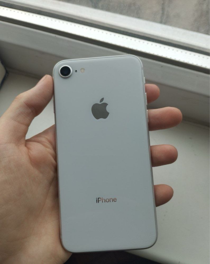 Продам iphone 8 в идельном состоянии!