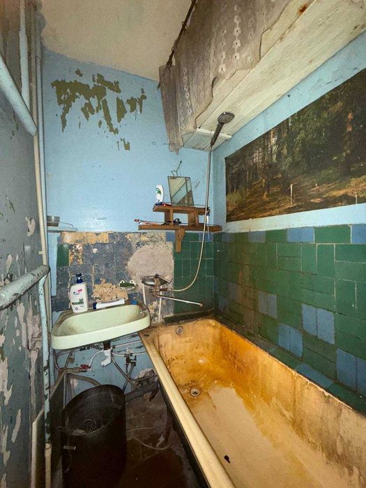 Продаж 2 кімн. квартири- вул. Михайла Грушевського (ДИМИТРОВА)