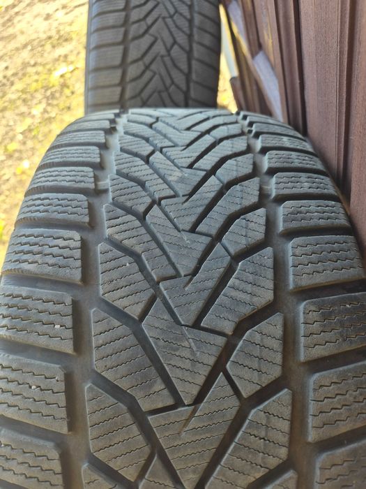 Opony zimowe Uniroyal WinterExpert 245/45/18